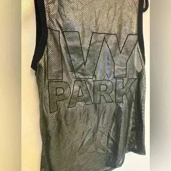 METALLIC LONGLINE TANK BY IVY PARK
Size S - Picture 5 of 6